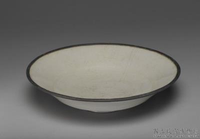 图片[2]-Plate with incised decoration of paired waterfowls in white glaze, Ding ware, Song dynasty (960-1279)-China Archive